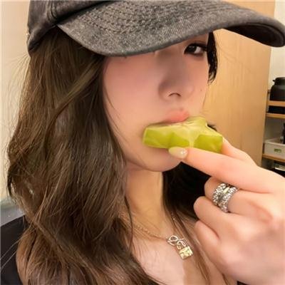 商谍